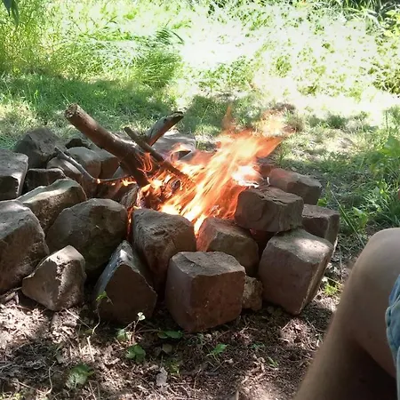 Kemp Einzelstellやlatz Mit Stuetzpunkt Und 3608qm やrivaten Wildwaldgarten *